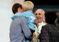 Le Pape et les familles